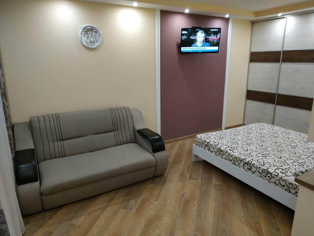 Apartments In The Center Maidan Rivne Extérieur photo