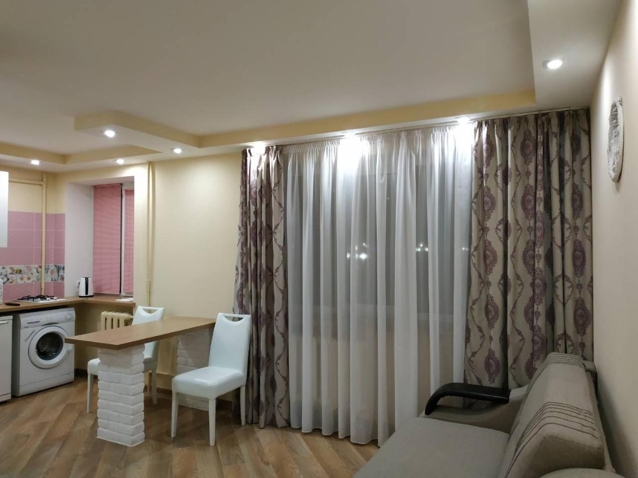 Apartments In The Center Maidan Rivne Extérieur photo